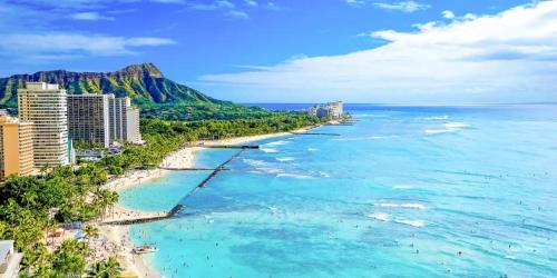 hotels with balcony in Honolulu