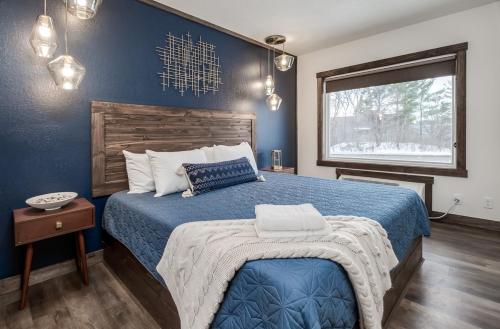 hotels with balcony in Wisconsin